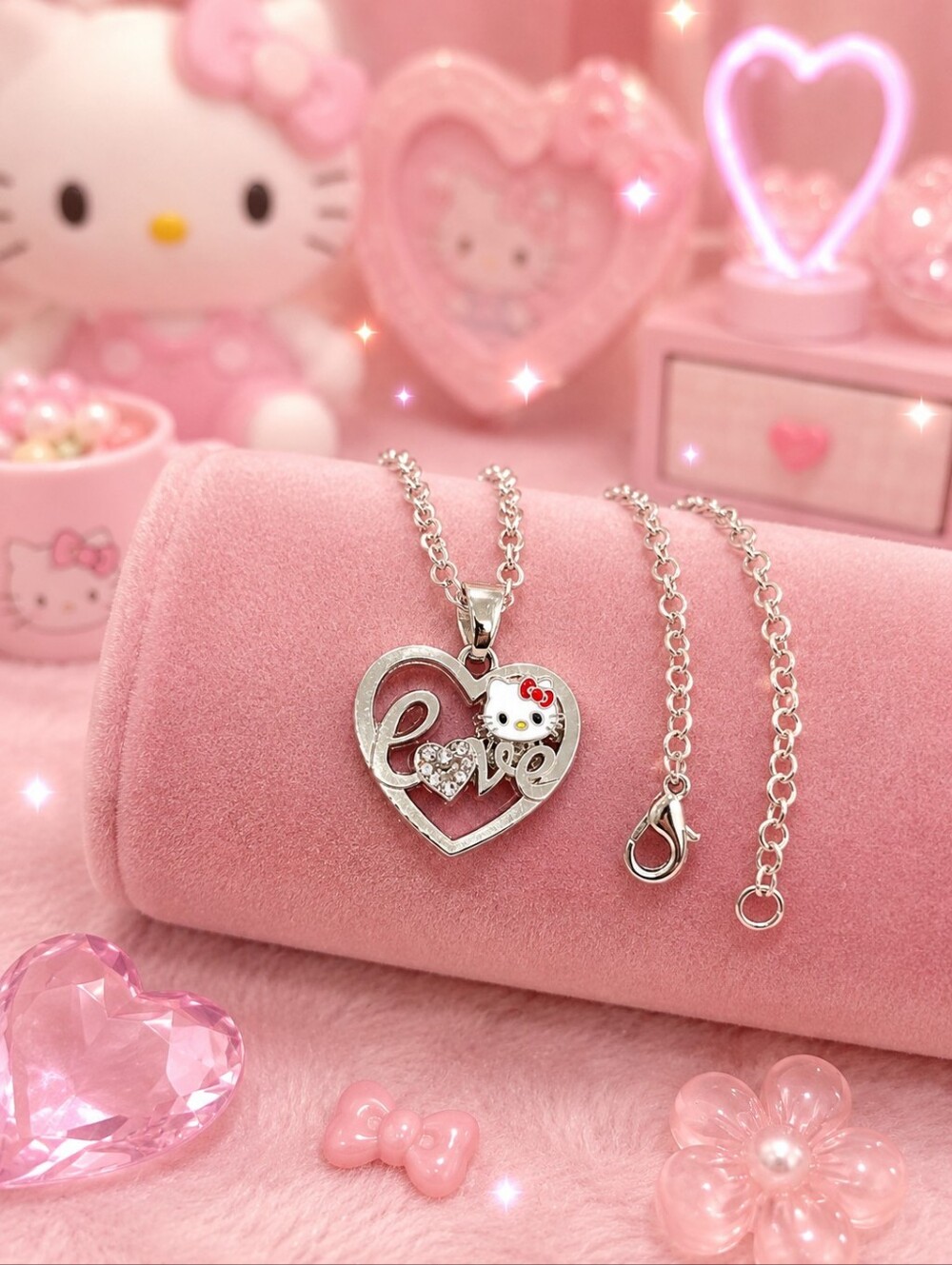 NEW‎ Hello Kitty Heart “Love” Rhinestone Pendant Necklace Kawaii Silver Jewelry